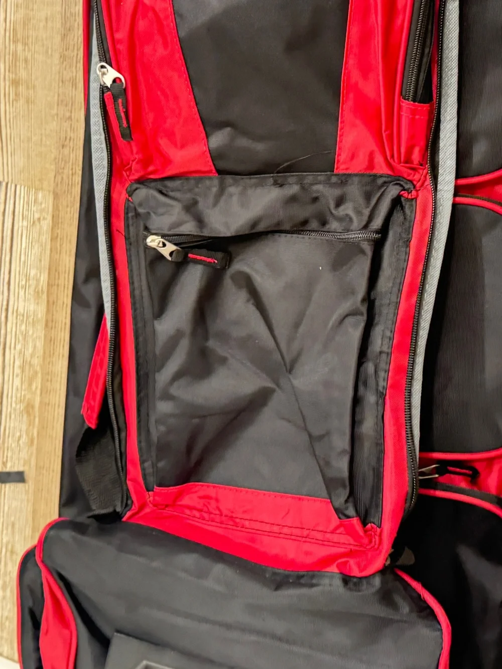 Travelers Club 30 in. Multi-Pocket Upright Rolling Duffel Bag luggage Handle